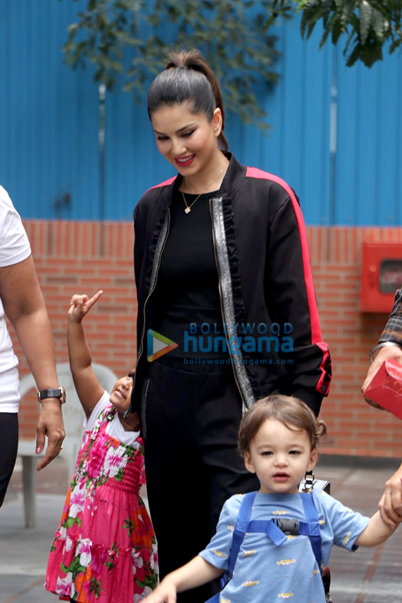 photos sunny leone snapped with her kids at play school in juhu 3 2