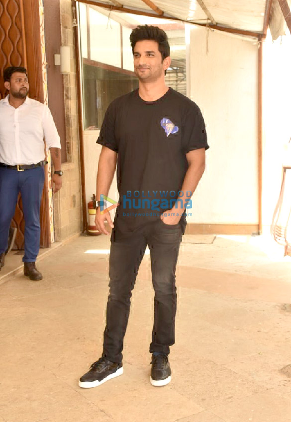 photos sushant singh rajput and varun sharma snapped during chhichhore promotions 2