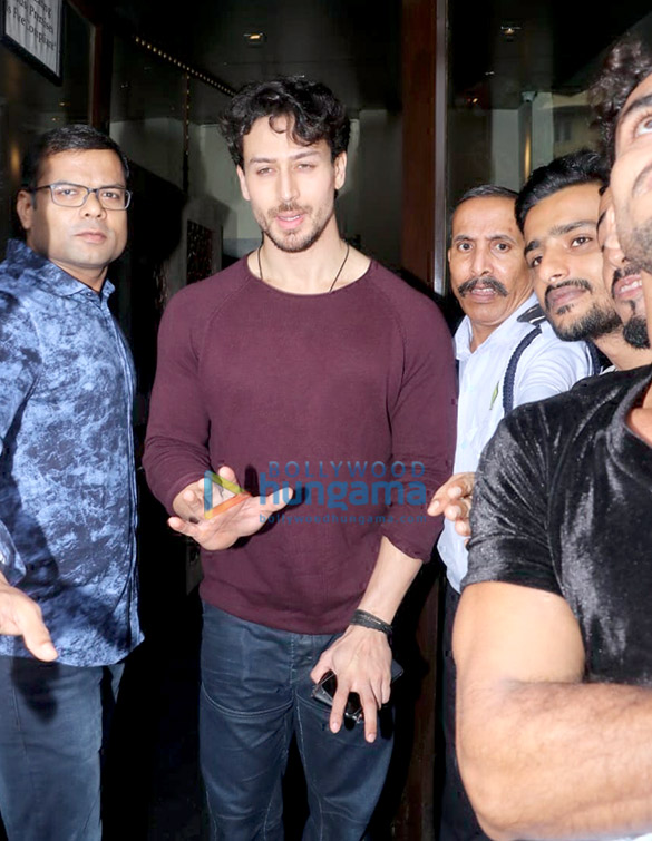 Photos: Tiger Shroff, Disha Patani and Ananya Panday spotted at Bastian in Bandra Photos: Tiger Shroff, Disha Patani and Ananya Panday spotted at Bastian in Bandra