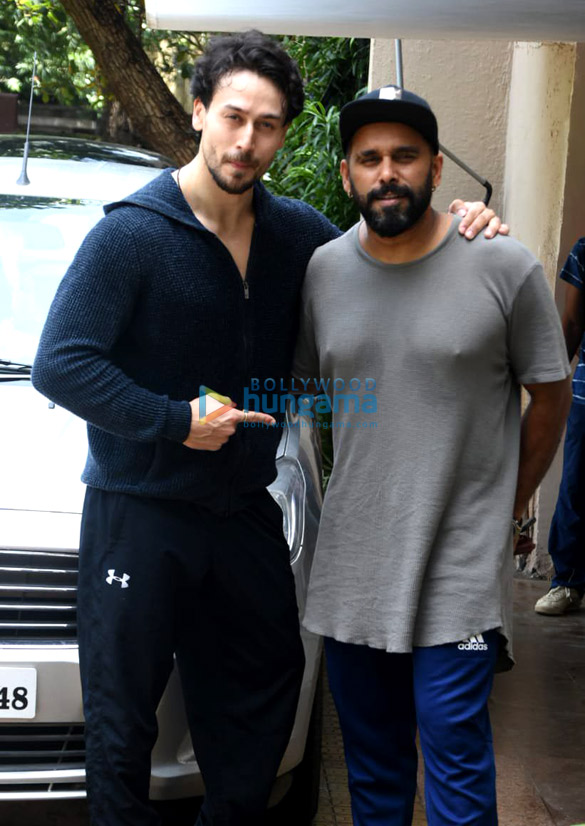 photos tiger shroff spotted at a dance class in andheri 5