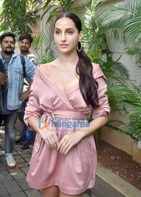 photos vicky kaushal nora fatehi and bhushan kumar snapped at the pachtaoge event 3