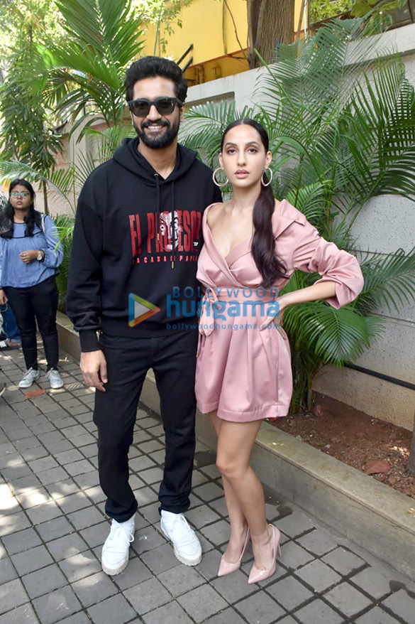 photos vicky kaushal nora fatehi and bhushan kumar snapped at the pachtaoge event 4