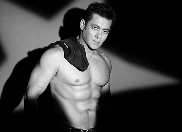 Salman Khan celebrates the completion of 31 years in the industry with ...