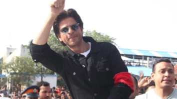 Shah Rukh Khan looks dapper in casuals at an event at Bandra Railway station