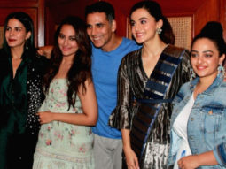 VIDEO: Akshay Kumar answers a journalist’s phone during Mission Mangal promotions
