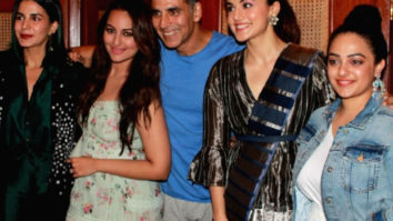 VIDEO: Akshay Kumar answers a journalist’s phone during Mission Mangal promotions