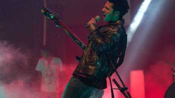 Varun Dhawan brings out the rockstar in him and we can’t stop fangirling!