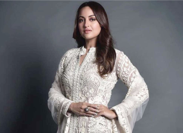 After not knowing an answer about Ramayana on KBC, Sonakshi Sinha hits back at trolls for trending #YoSonakshiSoDumb on Twitter After not knowing an answer about Ramayana on KBC, Sonakshi Sinha hits back at trolls for trending #YoSonakshiSoDumb on Twitter