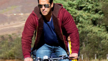 Dabangg 3: Salman Khan rides a bicycle in Mumbai Rains to reach the film set