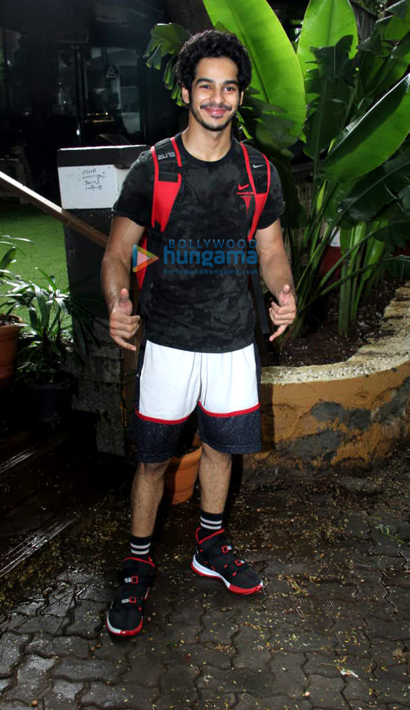 ishaan khatter spotted at the gym in bandra 2
