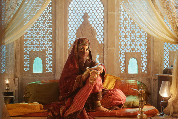 Laal Kaptaan: Sonakshi Sinha's first look of her mysterious role in Saif Ali Khan is intriguing