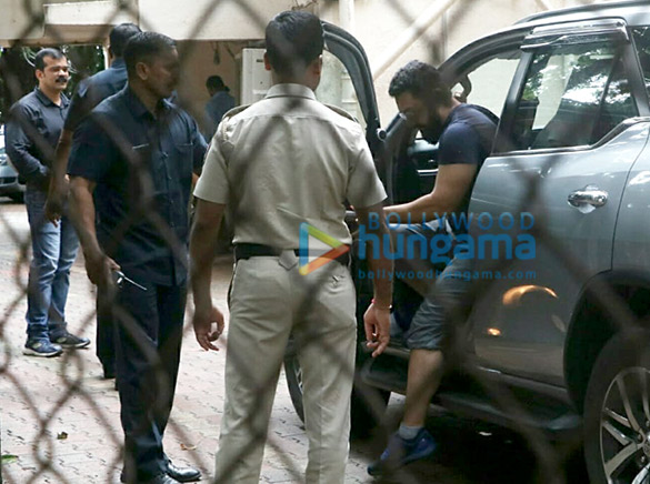 Photos: Aamir Khan spotted in Bandra Photos: Aamir Khan spotted in Bandra