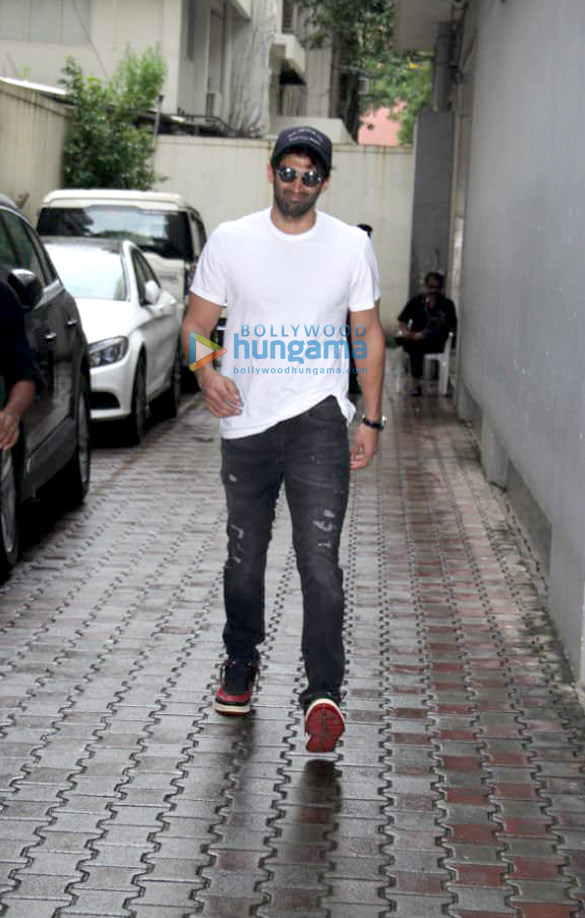 Photos: Aditya Roy Kapur spotted at Vishesh Films’ office Photos: Aditya Roy Kapur spotted at Vishesh Films’ office