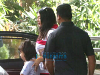 Photos: Aishwarya Rai Bachchan and Aaradhya Bachchan snapped