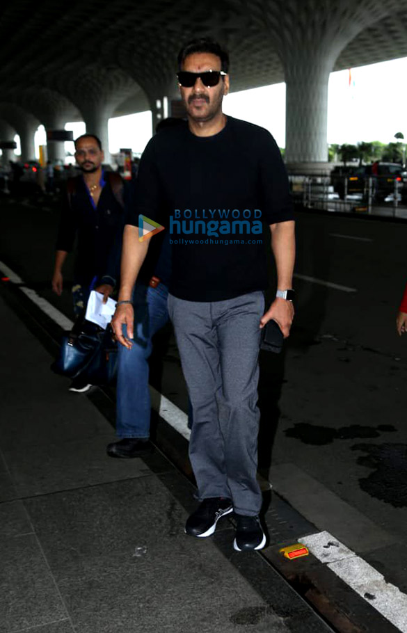 photos ajay devgn and amrita rao snapped at the airport 3