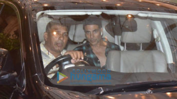Photos: Akshay Kumar snapped at a dubbing studio in Juhu