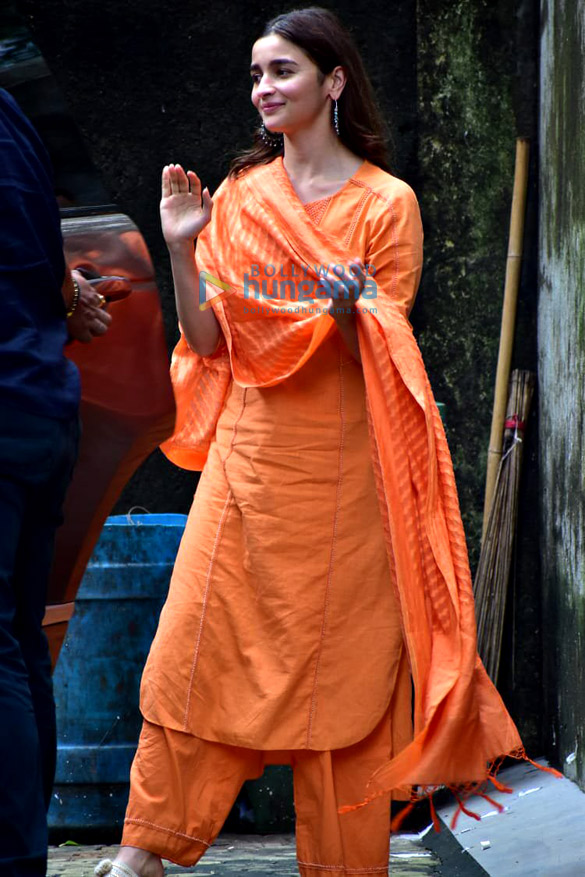 photos alia bhatt snapped at sanjay leela bansalis office in juhu 5