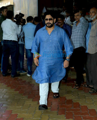 Photos: Celebs attend Viju Khote’s funeral