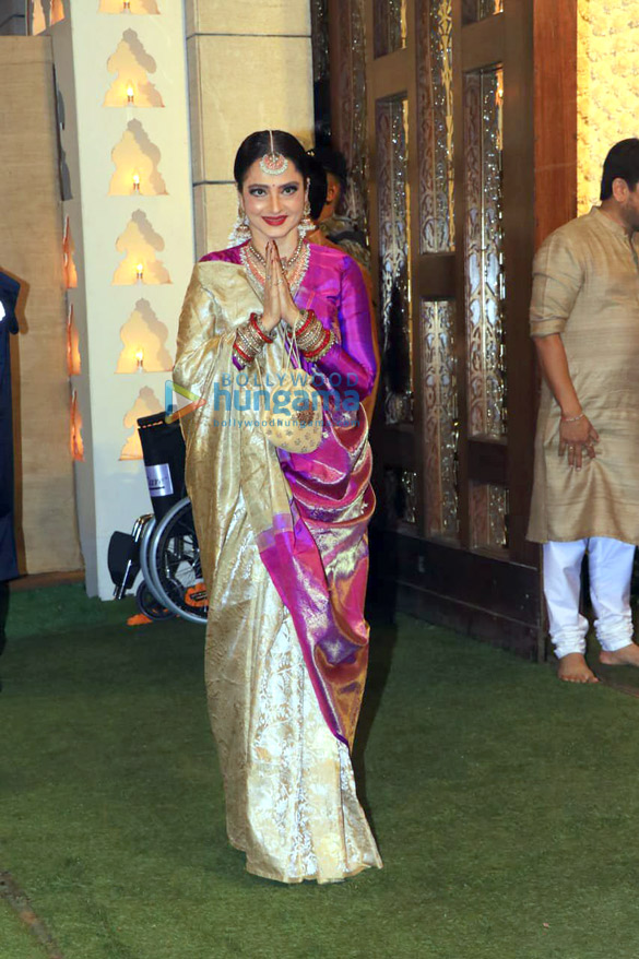 photos celebs grace anil ambanis residence for ganesh chaturthi celebration5 22
