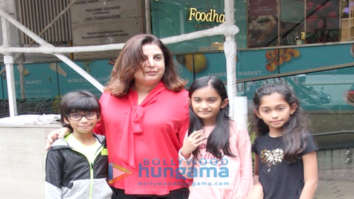 Photos: Farah Khan snapped with her kids at Foodhall in Khar