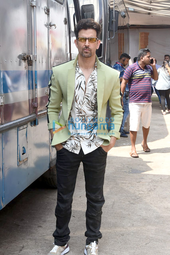 photos hrithik roshan and vaani kapoor snapped on sets of nach baliye 9 1