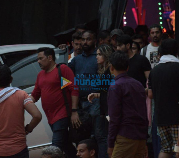 photos hrithik roshan snapped in mumbai 3