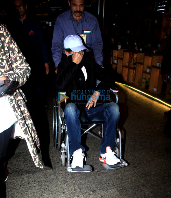 photos irrfan khan snapped at the airport 6