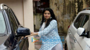 Photos: Janhvi Kapoor and Waluscha De Sousa spotted at the Pilates gym