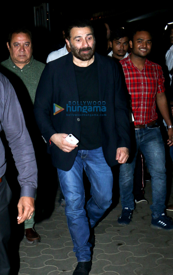 photos karan deol sunny deol and dharmendra grace the special screening of pal pal dil ke paas 2