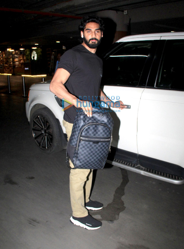 photos karan johar and ahan shetty snapped at the airport 2