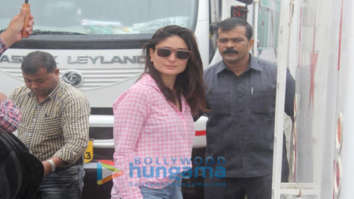 Photos: Kareena Kapoor Khan snapped at Mehboob Studios in Bandra