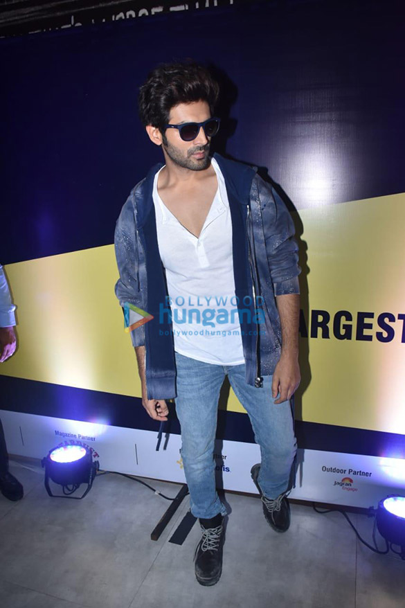 photos kartik aaryan snapped at 10th jagran film festival 2019 4