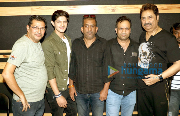 photos kumar sanu snapped at a recording studio for a romantic song for khalli balli 6