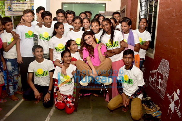 photos mouni roy snapped at an event with children from smile foundation 6