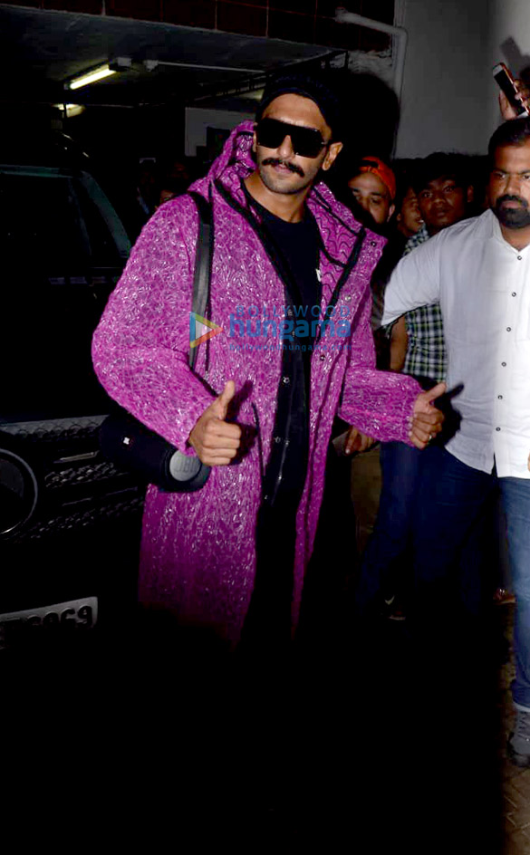photos ranveer singh and manish malhotra snapped at old dharma productions office in khar 4