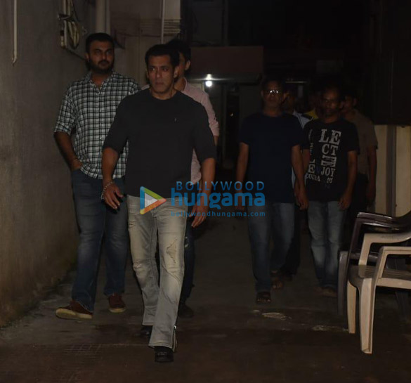 photos salman khan snapped at sohail khans office in bandra 7