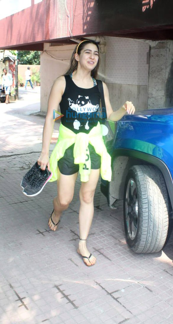 Photos: Sara Ali Khan and Daisy Shah spotted at the Pilates gym Photos: Sara Ali Khan and Daisy Shah spotted at the Pilates gym