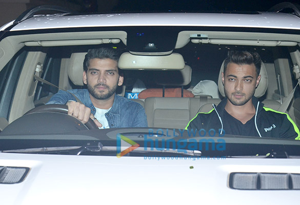 photos shraddha kapoor sushant singh rajput and others grace the special screening of chhichhore at yrf studio 14