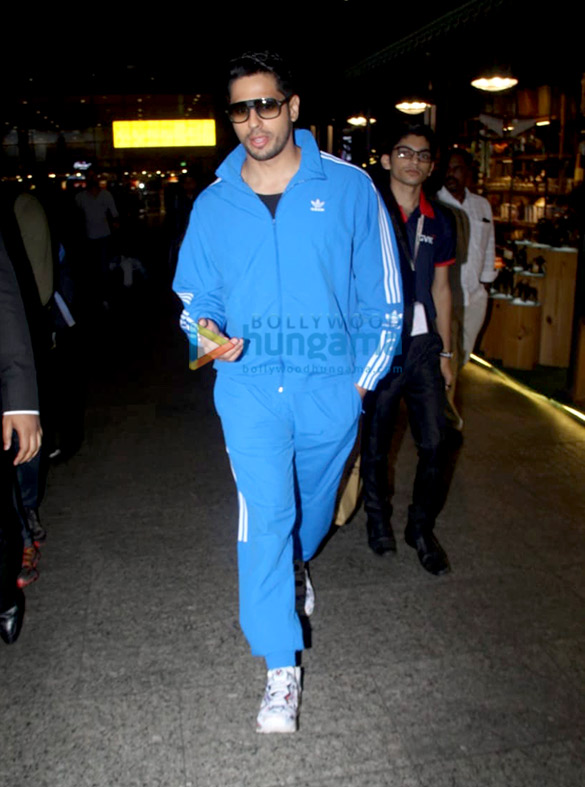 photos sidharth malhotra and aditi rao hydari snapped at the airport 1