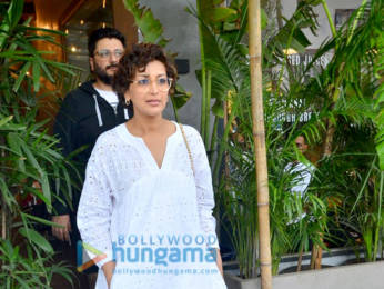 Photos: Sonali Bendre snapped at Kitchen Garden, Juhu
