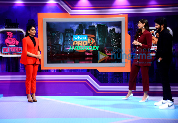 photos sonam kapoor ahuja and dulquer salmaan snapped at vivo pro kabaddi league 3
