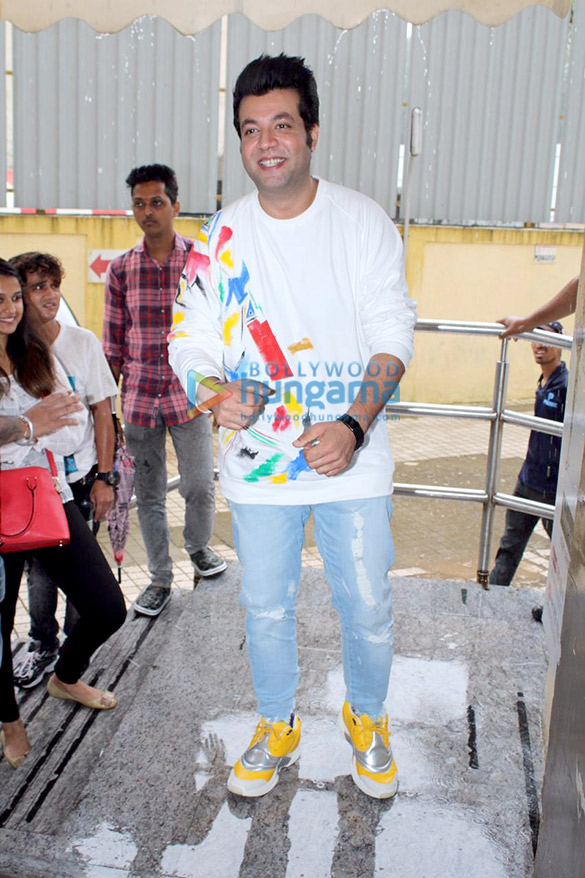 photos sushant singh rajput shraddha kapoor varun sharma and tahir raj bhasin snapped interacting with the audience at pvr juhu 3