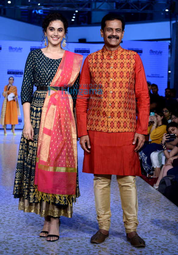 Photos: Taapsee Pannu snapped at the Melange show Photos: Taapsee Pannu snapped at the Melange show