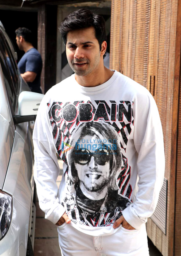 photos varun dhawan spotted at gym in juhu 1