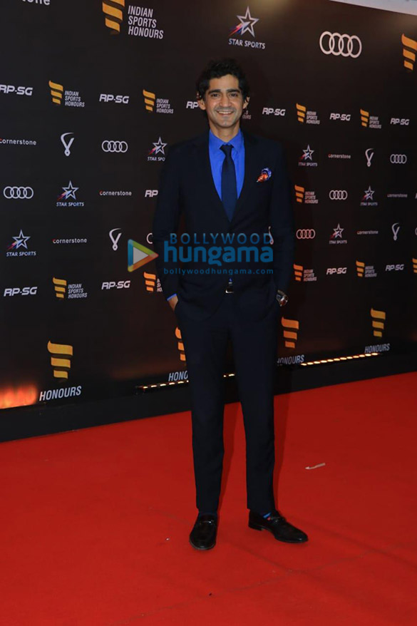 photos virat kohli anushka sharma and others snapped at indian sports honors 2019 012 11