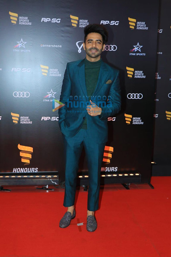 photos virat kohli anushka sharma and others snapped at indian sports honors 2019 012 2