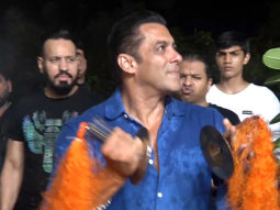 Salman Khan snapped during Ganesh visarjan