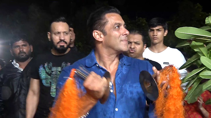 Salman Khan snapped during Ganesh visarjan