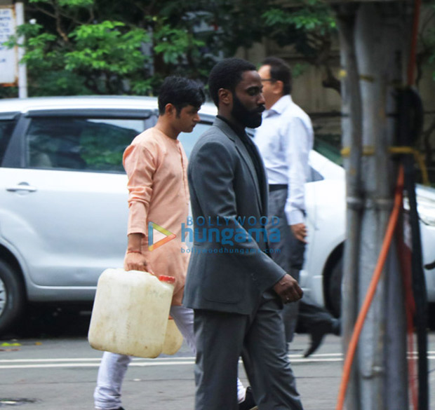TENET: Dimple Kapadia, Christopher Nolan, John David Washington shoot in Mumbai sans Robert Pattinson