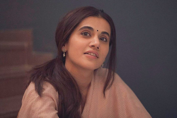 Thappad: Taapsee Pannu is in pensive mood on the sets of Anubhav Sinha's film Thappad: Taapsee Pannu is in pensive mood on the sets of Anubhav Sinha's film